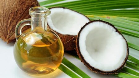 10 Naani ke Nuske that Work Even Today naani-ke-nuskhe-coconut-oil