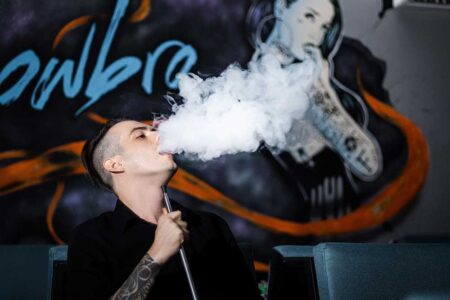 E-Pipe-vaping